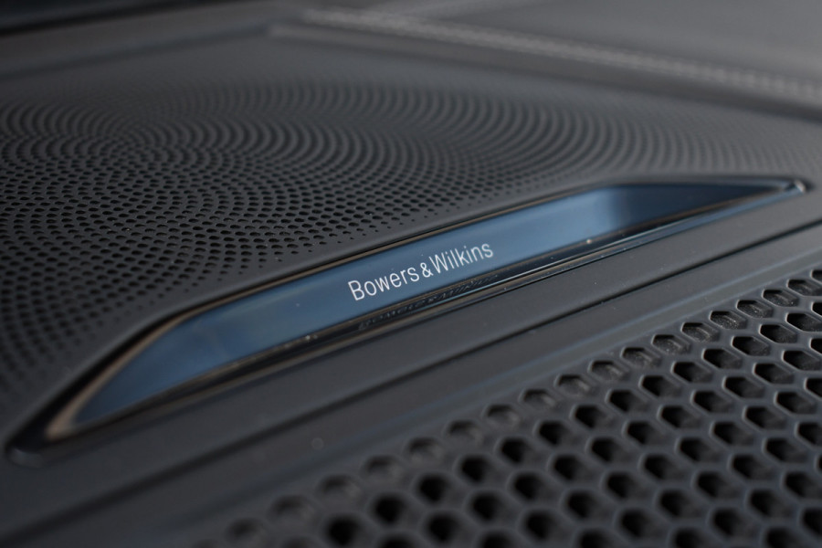 BMW 8 Serie M850i xDrive B&W Stoelvent Soft-Close ACC 360 HUD 4WS