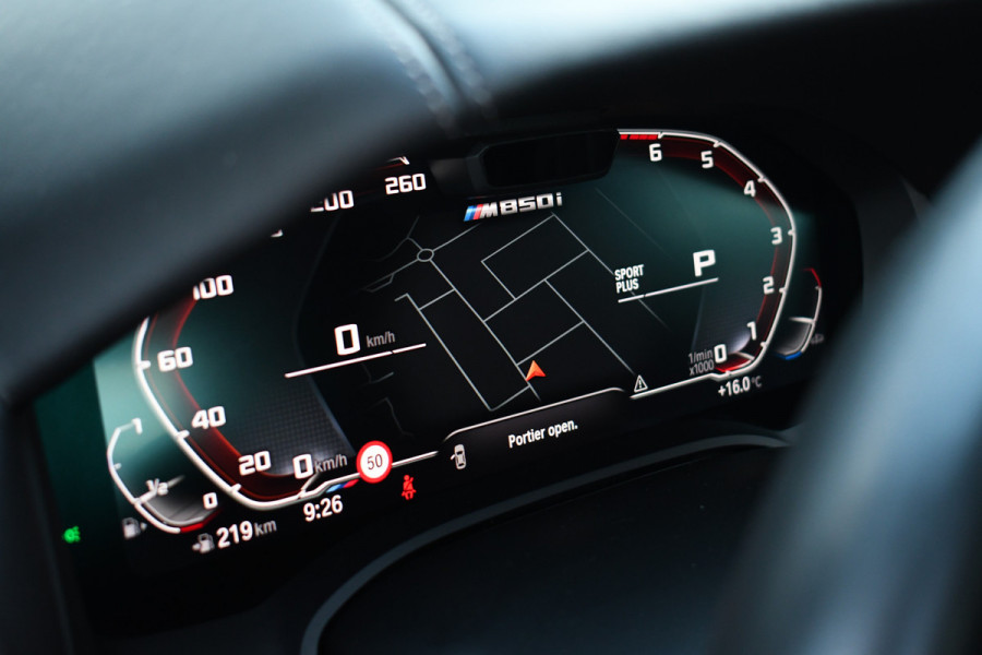 BMW 8 Serie M850i xDrive B&W Stoelvent Soft-Close ACC 360 HUD 4WS