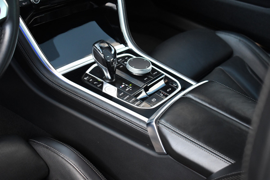 BMW 8 Serie M850i xDrive B&W Stoelvent Soft-Close ACC 360 HUD 4WS