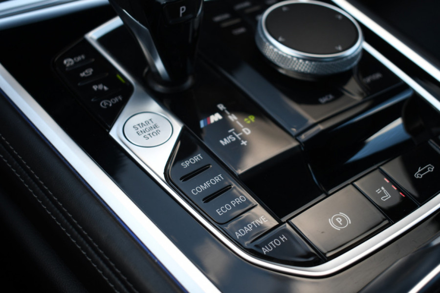 BMW 8 Serie M850i xDrive B&W Stoelvent Soft-Close ACC 360 HUD 4WS