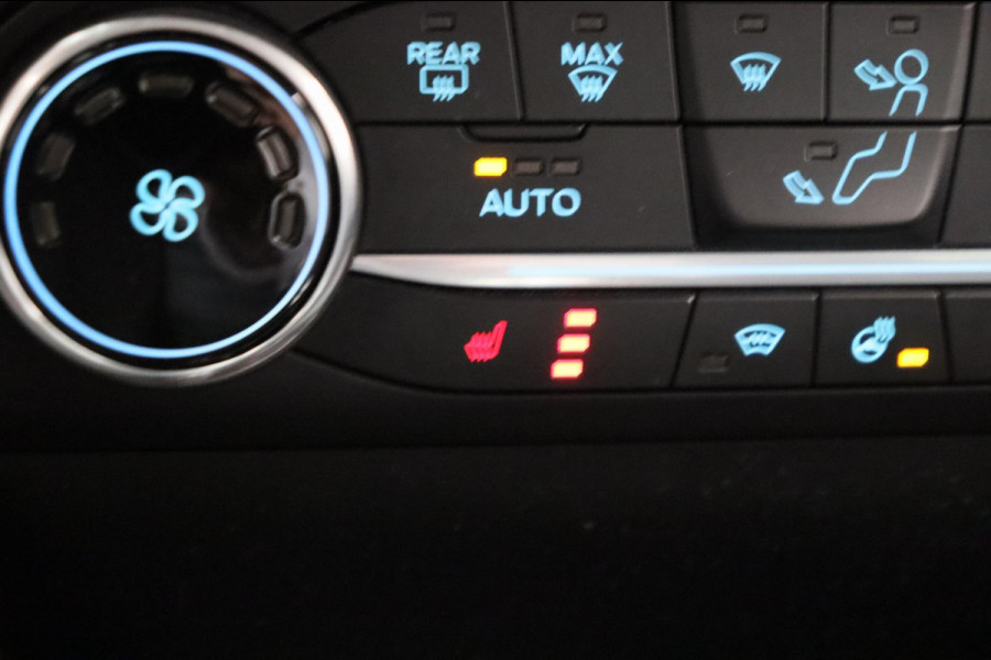 Ford Fiesta 1.0 EcoBoost *Titanium* Carplay Trekhaak Climate-control Cruise