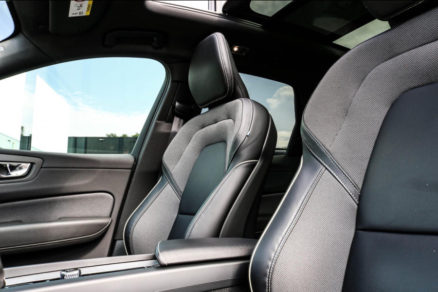 Volvo XC60 2.0 Recharge T8 R-Design - PANO - TREKHAAK - VOL!!!!