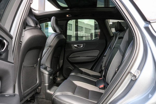 Volvo XC60 2.0 Recharge T8 R-Design - PANO - TREKHAAK - VOL!!!!