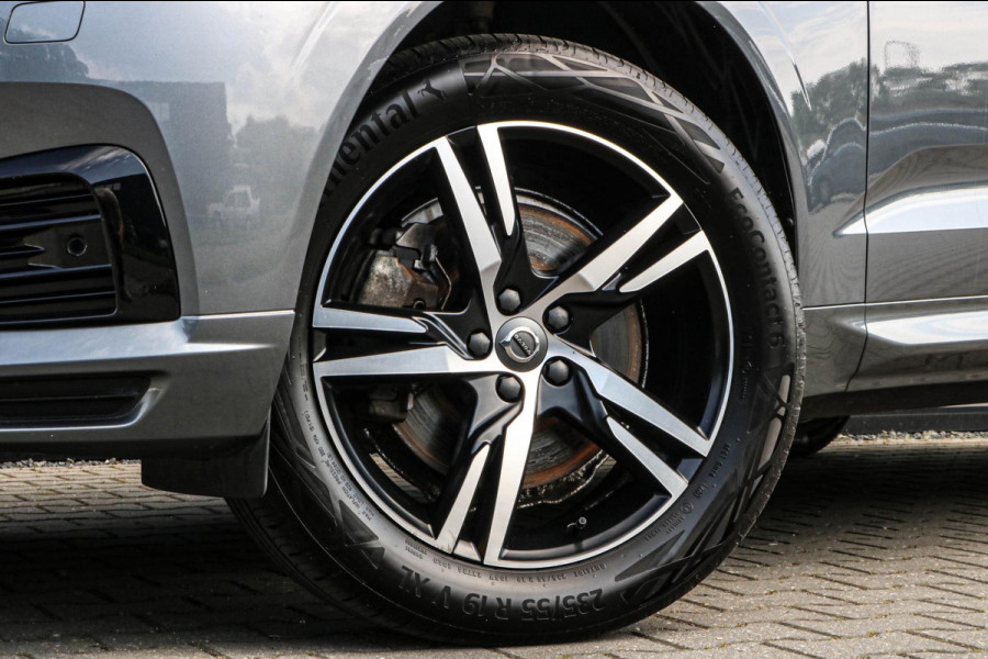Volvo XC60 2.0 Recharge T8 R-Design - PANO - TREKHAAK - VOL!!!!