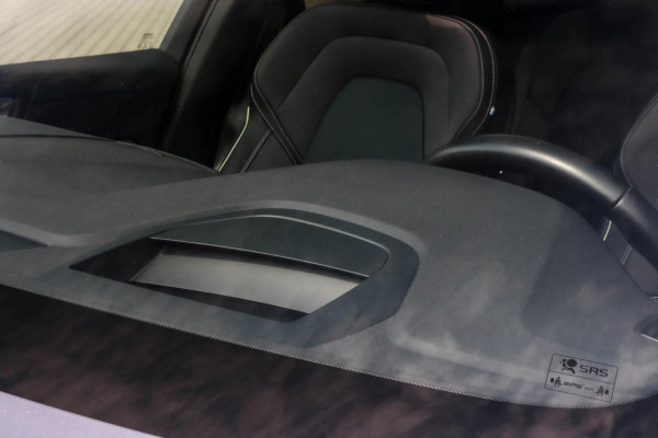 Volvo XC60 2.0 Recharge T8 R-Design - PANO - TREKHAAK - VOL!!!!