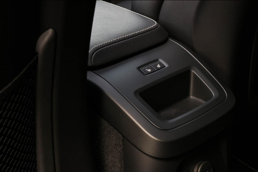 Volvo XC60 2.0 Recharge T8 R-Design - PANO - TREKHAAK - VOL!!!!