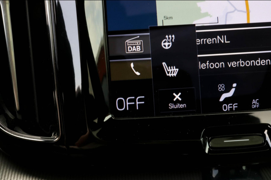 Volvo XC60 2.0 Recharge T8 R-Design - PANO - TREKHAAK - VOL!!!!