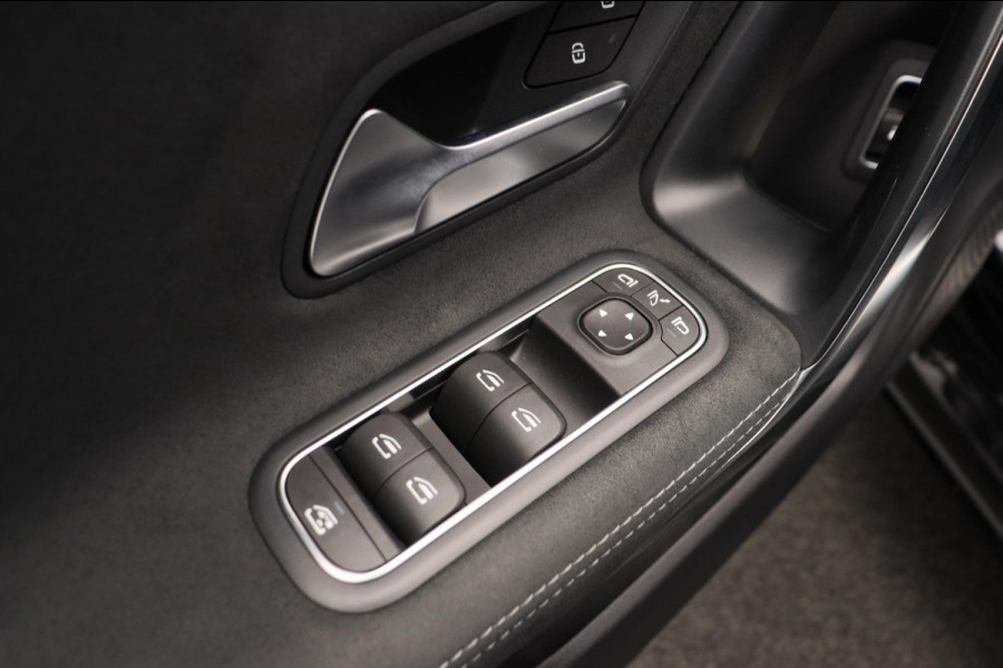 Mercedes-Benz CLA-Klasse Shooting Brake 250 e AMG LINE *FACELIFT* Apple car play Stoelverwarming Camera