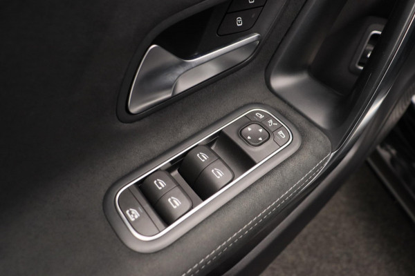 Mercedes-Benz CLA-Klasse Shooting Brake 250 e AMG LINE *FACELIFT* Apple car play Stoelverwarming Camera