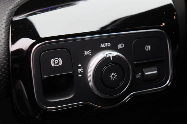 Mercedes-Benz CLA-Klasse Shooting Brake 250 e AMG LINE *FACELIFT* Apple car play Stoelverwarming Camera