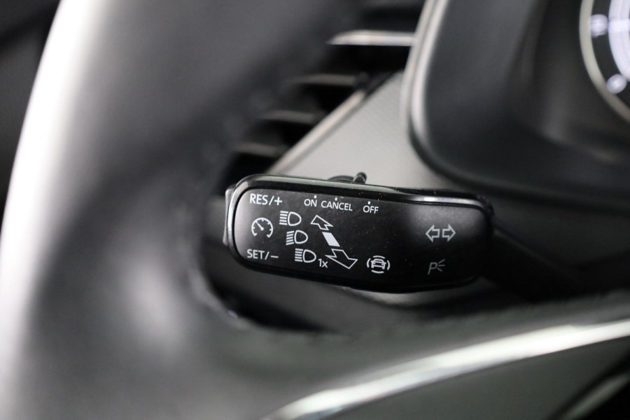 Škoda Kamiq 1.0 TSI Ambition 110 pk Automaat (DSG) | Verlengde garantie | Navigatie via App | Parkeersensoren achter | LED koplampen | Autom. airco |