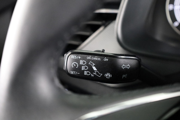 Škoda Kamiq 1.0 TSI Ambition 110 pk Automaat (DSG) | Verlengde garantie | Navigatie via App | Parkeersensoren achter | LED koplampen | Autom. airco |