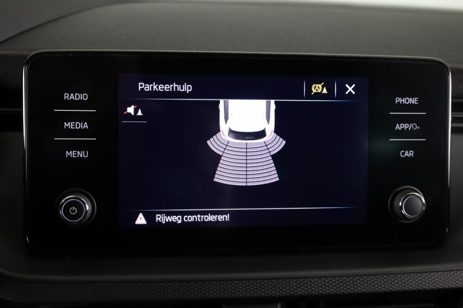 Škoda Kamiq 1.0 TSI Ambition 110 pk Automaat (DSG) | Verlengde garantie | Navigatie via App | Parkeersensoren achter | LED koplampen | Autom. airco |