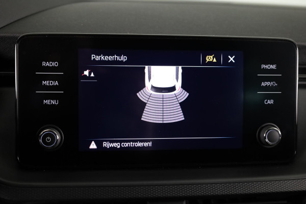Škoda Kamiq 1.0 TSI Ambition 110 pk Automaat (DSG) | Verlengde garantie | Navigatie via App | Parkeersensoren achter | LED koplampen | Autom. airco |