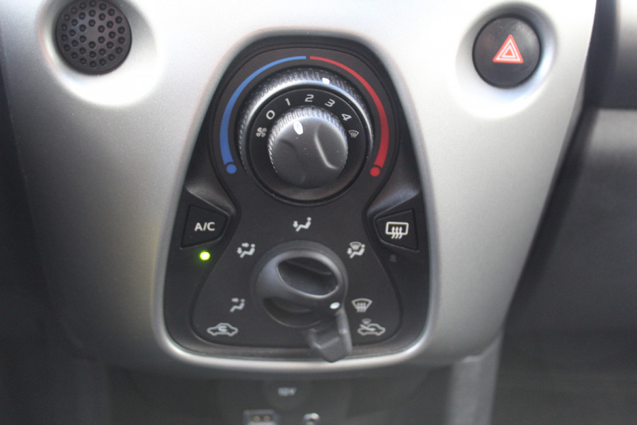 Citroën C1 1.0 e-VTi Selection 5 deurs Keurig  onderhouden  Citroën C 1