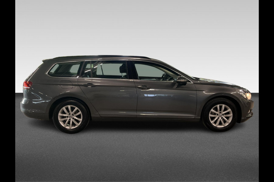 Volkswagen Passat Variant 1.4 TSI ACT Highline Business Automaat | Trekhaak | Winterwielenset