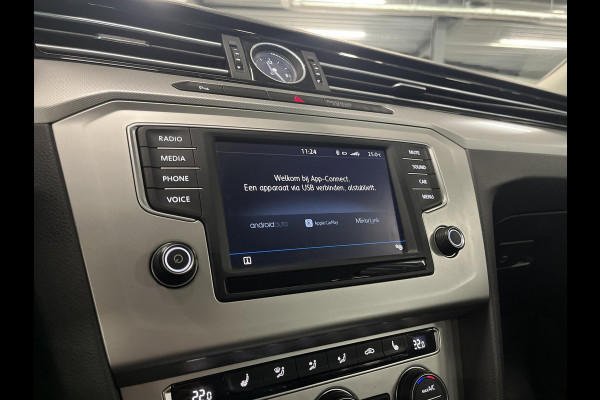Volkswagen Passat Variant 1.4 TSI ACT Highline Business Automaat | Trekhaak | Winterwielenset