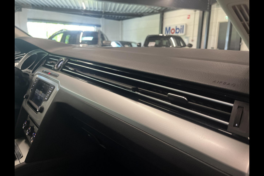 Volkswagen Passat Variant 1.4 TSI ACT Highline Business Automaat | Trekhaak | Winterwielenset