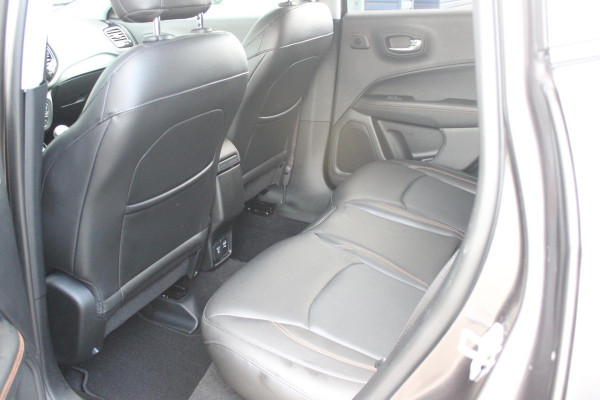 Jeep Compass 1.4 140PK MultiAir LIMITED | AFNEEMBARE TREKHAAK | ELEKTRISCH BEDIENBARE STOELEN MET GEHEUGENFUNCTIE | LEDEREN BEKLEDING | NAVIGATIE | KEYLESS ENTRY/START | CRUISE CONTROL | DAB+ RADIO | ACHTERUITRIJ CAMERA | DODEHOEK DETECTIE | BEATS AUDIO SYSTEM | CLIMATE CONTROL |