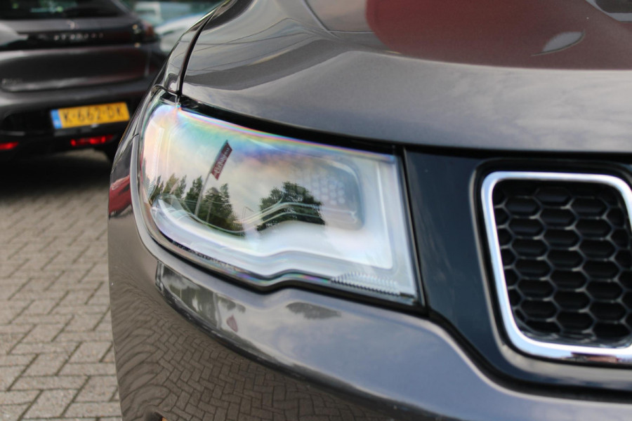 Jeep Compass 1.4 140PK MultiAir LIMITED | AFNEEMBARE TREKHAAK | ELEKTRISCH BEDIENBARE STOELEN MET GEHEUGENFUNCTIE | LEDEREN BEKLEDING | NAVIGATIE | KEYLESS ENTRY/START | CRUISE CONTROL | DAB+ RADIO | ACHTERUITRIJ CAMERA | DODEHOEK DETECTIE | BEATS AUDIO SYSTEM | CLIMATE CONTROL |