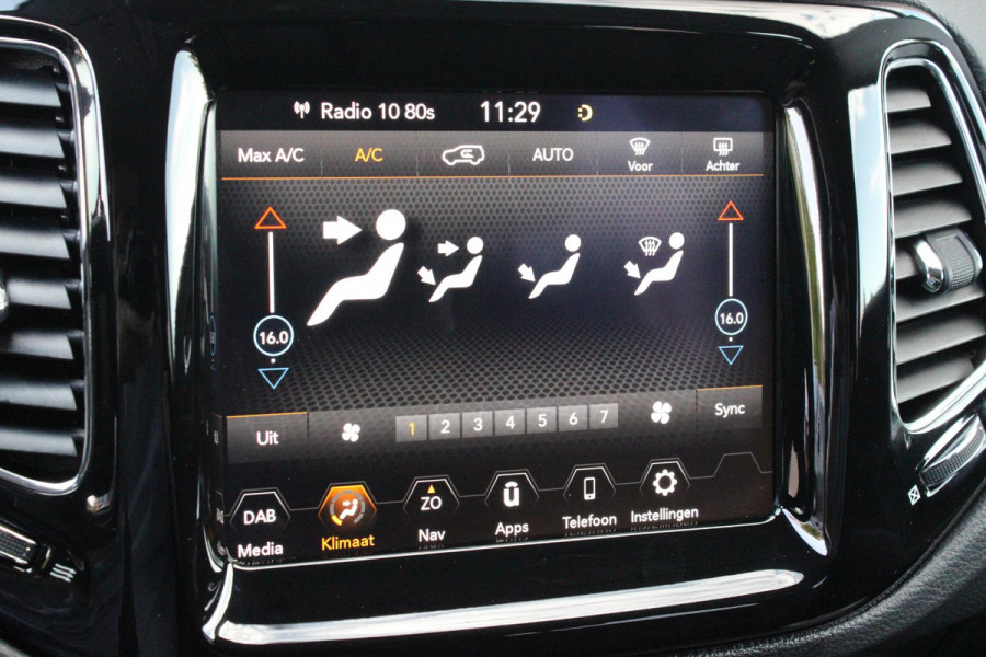 Jeep Compass 1.4 140PK MultiAir LIMITED | AFNEEMBARE TREKHAAK | ELEKTRISCH BEDIENBARE STOELEN MET GEHEUGENFUNCTIE | LEDEREN BEKLEDING | NAVIGATIE | KEYLESS ENTRY/START | CRUISE CONTROL | DAB+ RADIO | ACHTERUITRIJ CAMERA | DODEHOEK DETECTIE | BEATS AUDIO SYSTEM | CLIMATE CONTROL |