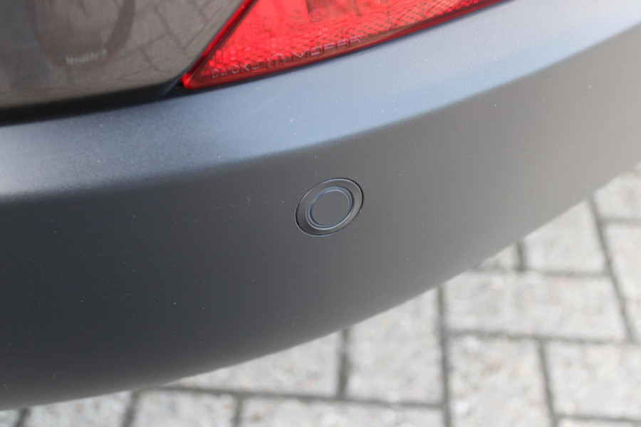 Jeep Compass 1.4 140PK MultiAir LIMITED | AFNEEMBARE TREKHAAK | ELEKTRISCH BEDIENBARE STOELEN MET GEHEUGENFUNCTIE | LEDEREN BEKLEDING | NAVIGATIE | KEYLESS ENTRY/START | CRUISE CONTROL | DAB+ RADIO | ACHTERUITRIJ CAMERA | DODEHOEK DETECTIE | BEATS AUDIO SYSTEM | CLIMATE CONTROL |