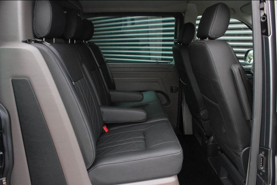 Volkswagen Transporter 2.0 TDI L2H1 30 DC BULLI 199PK DUBBEL CABINE / LEDEREN BEKLEDING / PDC / VERLAGINGSVEREN / 2X SCHUIFDEUR