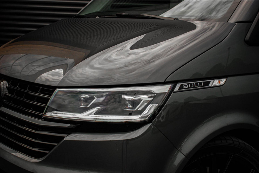 Volkswagen Transporter 2.0 TDI L2H1 30 DC BULLI 199PK DUBBEL CABINE / LEDEREN BEKLEDING / PDC / VERLAGINGSVEREN / 2X SCHUIFDEUR