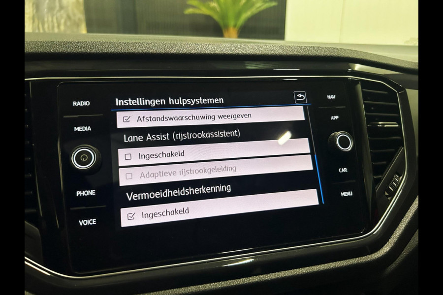 Volkswagen T-Roc 1.5 TSI DSG R-Line|Pano|Virtual|Camera|BOMVOL