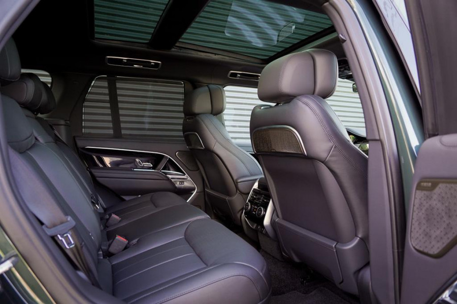 Land Rover Range Rover 3.0 P550e Autobiography PHEV / Pano / Massage / Comfort pack / 5jr Garantie / Belgravia