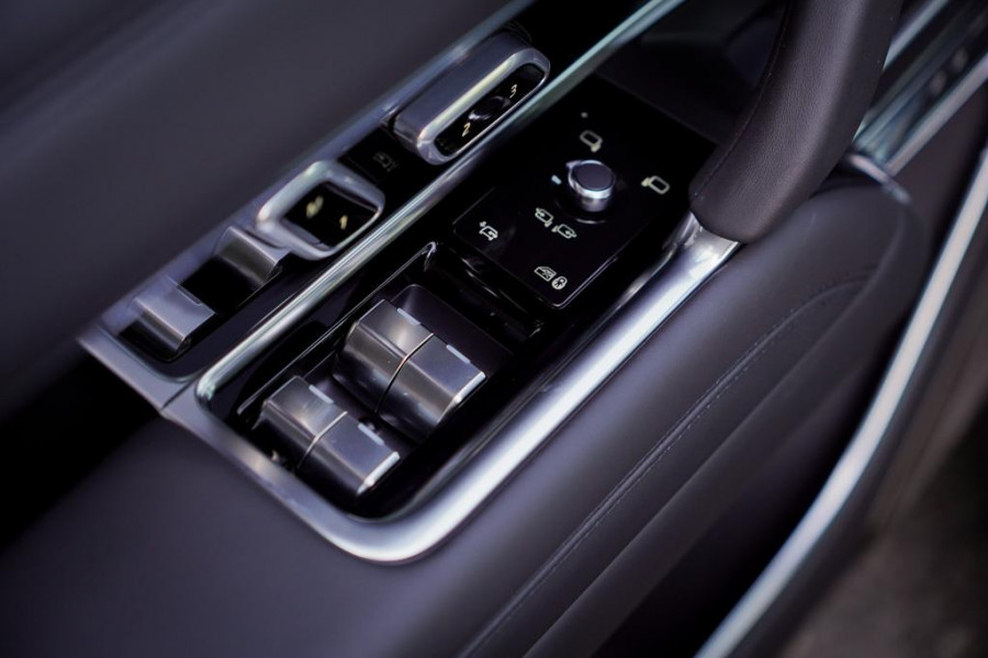 Land Rover Range Rover 3.0 P550e Autobiography PHEV / Pano / Massage / Comfort pack / 5jr Garantie / Belgravia
