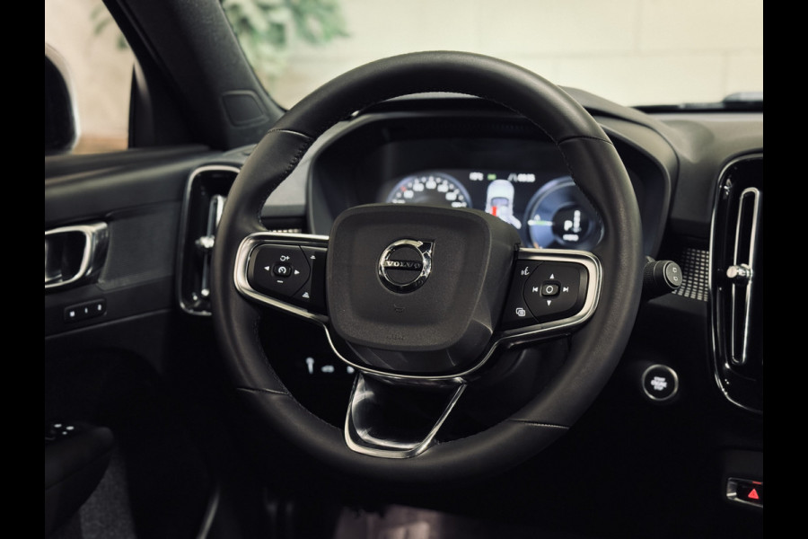 Volvo XC40 T5 Recharge R-Design | 20" | Panorama | Camera