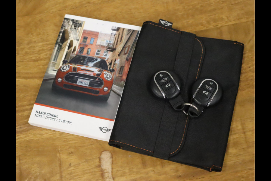 MINI Mini 2.0 Cooper S [STOELVERWARMING, SPORTSTOELEN, ALARM KLASSE 3, UNION JACK ACHTERLICHT, KEYLESS, CRUISE CONTROL, PARKEERSENSOREN, NIEUWSTAAT]