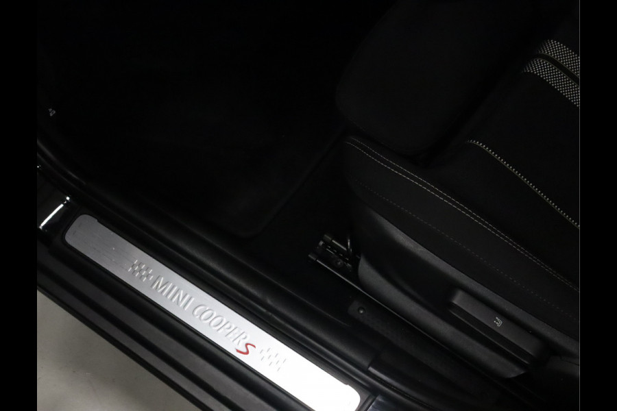 MINI Mini 2.0 Cooper S [STOELVERWARMING, SPORTSTOELEN, ALARM KLASSE 3, UNION JACK ACHTERLICHT, KEYLESS, CRUISE CONTROL, PARKEERSENSOREN, NIEUWSTAAT]