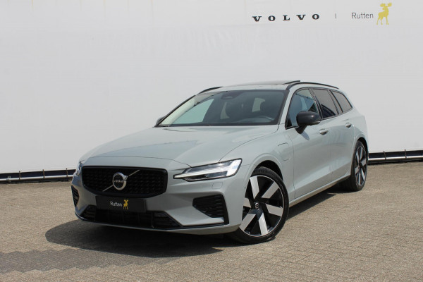 Volvo V60 T6 350PK Automaat Plug-in hybrid AWD Ultra Dark Head-Up display / Pilot assist / Adaptive cruise control / Elektrische achterklep / Panoramadak / Keyless entry / Google services / Lederen bekleding /