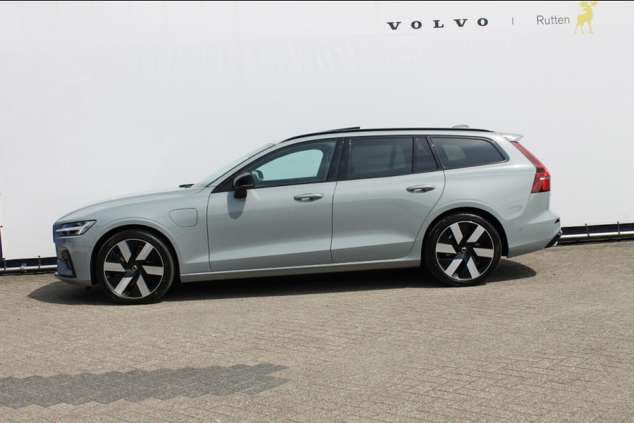 Volvo V60 T6 350PK Automaat Plug-in hybrid AWD Ultra Dark Head-Up display / Pilot assist / Adaptive cruise control / Elektrische achterklep / Panoramadak / Keyless entry / Google services / Lederen bekleding /