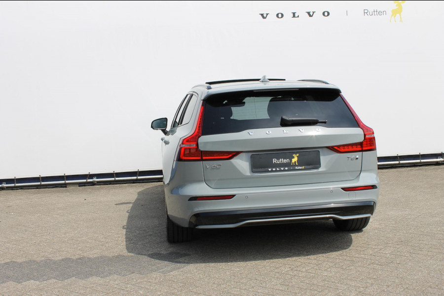 Volvo V60 T6 350PK Automaat Plug-in hybrid AWD Ultra Dark Head-Up display / Pilot assist / Adaptive cruise control / Elektrische achterklep / Panoramadak / Keyless entry / Google services / Lederen bekleding /