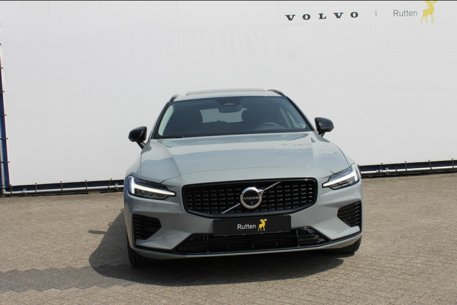 Volvo V60 T6 350PK Automaat Plug-in hybrid AWD Ultra Dark Head-Up display / Pilot assist / Adaptive cruise control / Elektrische achterklep / Panoramadak / Keyless entry / Google services / Lederen bekleding /