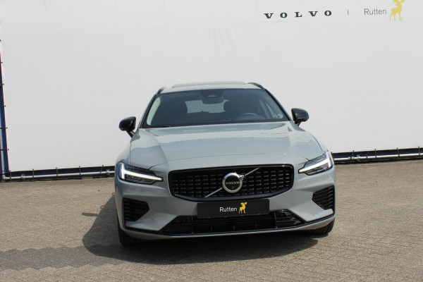 Volvo V60 T6 350PK Automaat Plug-in hybrid AWD Ultra Dark Head-Up display / Pilot assist / Adaptive cruise control / Elektrische achterklep / Panoramadak / Keyless entry / Google services / Lederen bekleding /