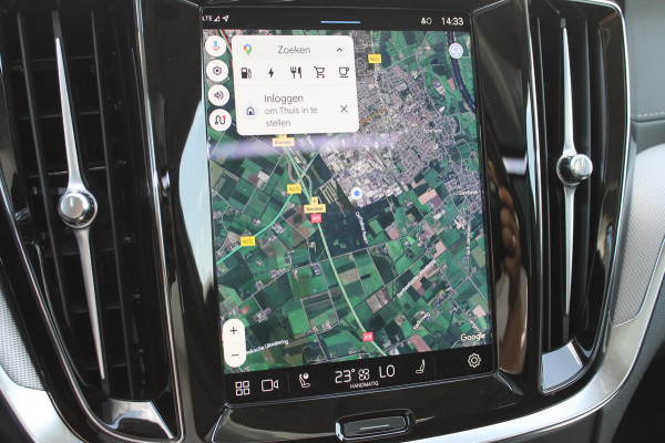 Volvo V60 T6 350PK Automaat Plug-in hybrid AWD Ultra Dark Head-Up display / Pilot assist / Adaptive cruise control / Elektrische achterklep / Panoramadak / Keyless entry / Google services / Lederen bekleding /