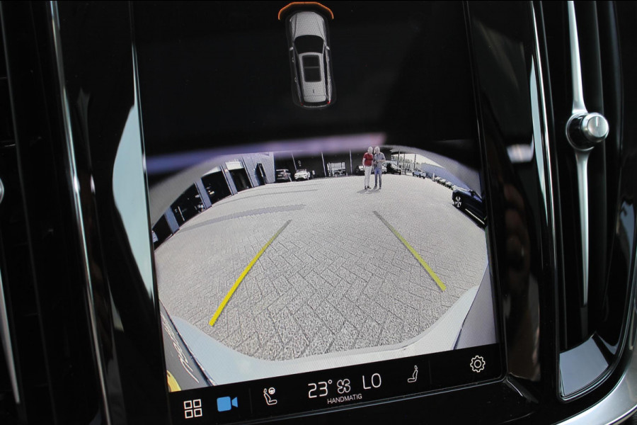 Volvo V60 T6 350PK Automaat Plug-in hybrid AWD Ultra Dark Head-Up display / Pilot assist / Adaptive cruise control / Elektrische achterklep / Panoramadak / Keyless entry / Google services / Lederen bekleding /