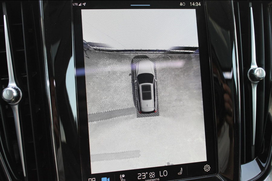 Volvo V60 T6 350PK Automaat Plug-in hybrid AWD Ultra Dark Head-Up display / Pilot assist / Adaptive cruise control / Elektrische achterklep / Panoramadak / Keyless entry / Google services / Lederen bekleding /