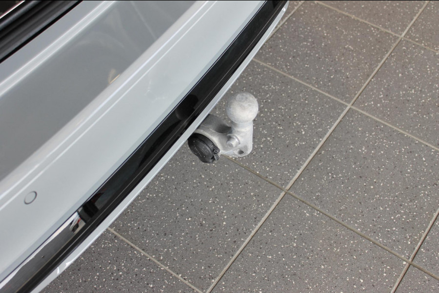 Volvo V60 T6 350PK Automaat Plug-in hybrid AWD Ultra Dark Head-Up display / Pilot assist / Adaptive cruise control / Elektrische achterklep / Panoramadak / Keyless entry / Google services / Lederen bekleding /