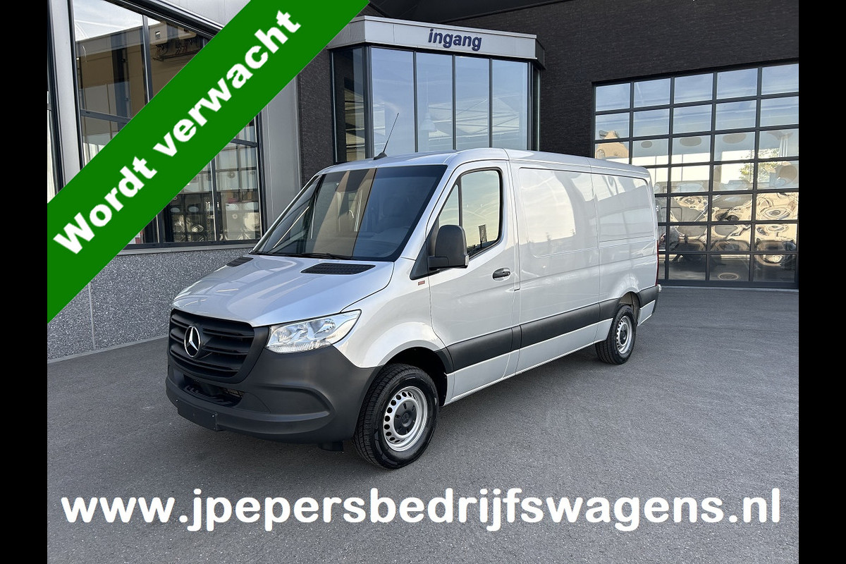 Mercedes-Benz Sprinter 315 CDI L2 H1 RWD / Trekhaak / MBUX / Camera / Carplay navigatie / Airco / 270 Graden achterdeuren Mercedes-Benz Sprinter 315 CDI L2 H1 RWD / Trekhaak / MBUX / Camera / Carplay navigatie / Airco / 270 Graden achterdeuren