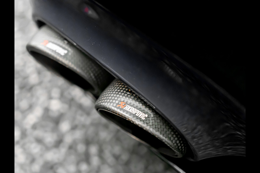 Mercedes-Benz A-Klasse AMG 35 4MATIC | Aero pakket | Akrapovic | Performance stoelen