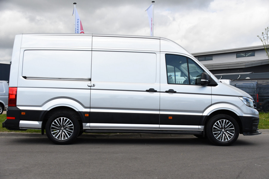 Volkswagen Crafter 35 2.0 TDI L3H3 Highline Adaptieve Cruise, Camera, Carplay, LED, Multimedia, 140PK, Automaat, 2 x Schuifdeur, Stoelverwarming, Uniek!