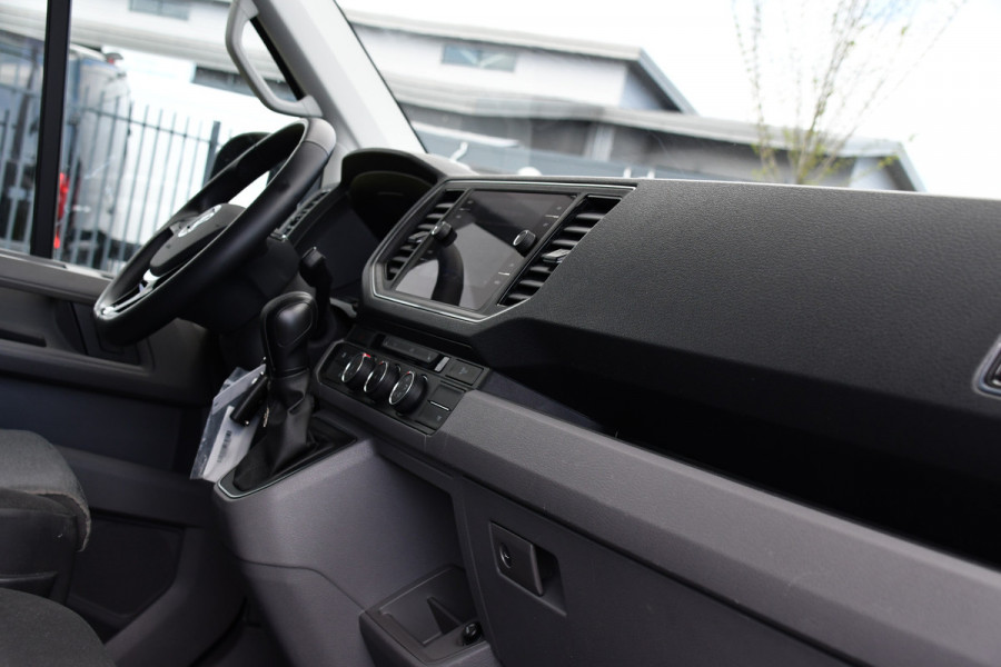 Volkswagen Crafter 35 2.0 TDI L3H3 Highline Adaptieve Cruise, Camera, Carplay, LED, Multimedia, 140PK, Automaat, 2 x Schuifdeur, Stoelverwarming, Uniek!