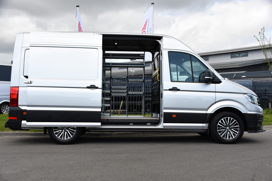 Volkswagen Crafter 35 2.0 TDI L3H3 Highline Adaptieve Cruise, Camera, Carplay, LED, Multimedia, 140PK, Automaat, 2 x Schuifdeur, Stoelverwarming, Uniek!