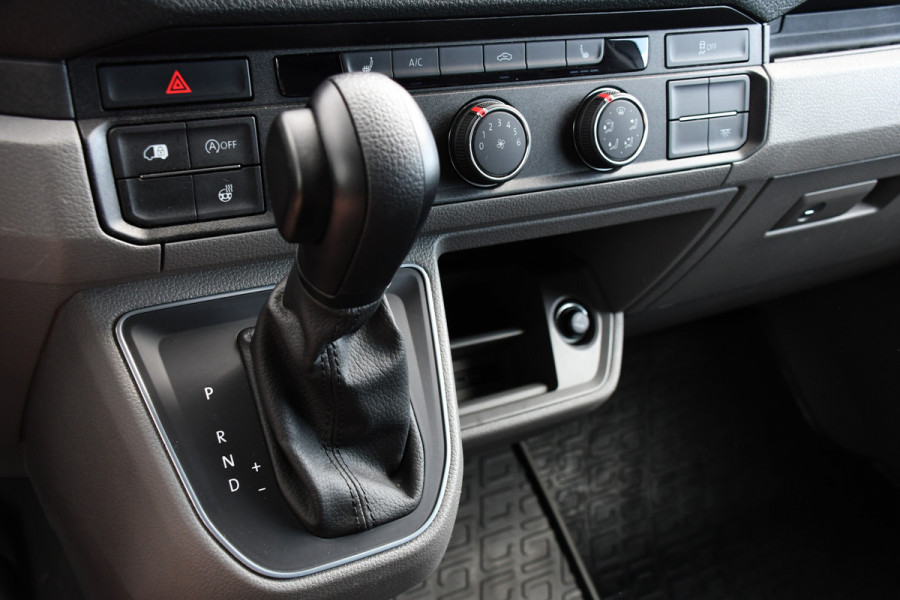 Volkswagen Crafter 35 2.0 TDI L3H3 Highline Adaptieve Cruise, Camera, Carplay, LED, Multimedia, 140PK, Automaat, 2 x Schuifdeur, Stoelverwarming, Uniek!