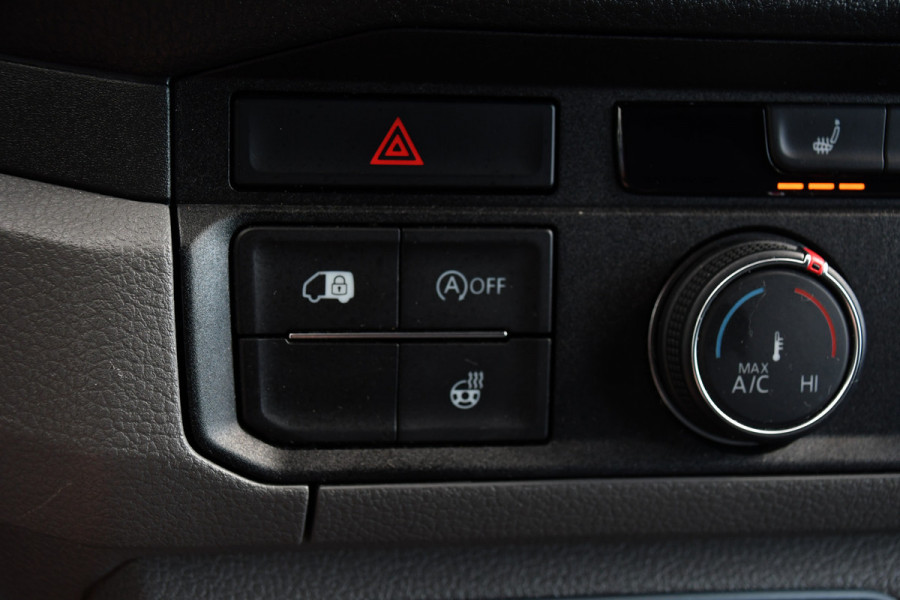 Volkswagen Crafter 35 2.0 TDI L3H3 Highline Adaptieve Cruise, Camera, Carplay, LED, Multimedia, 140PK, Automaat, 2 x Schuifdeur, Stoelverwarming, Uniek!